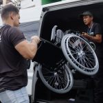 Programa tem distribuição de cadeiras de rodas gratuitas no AM