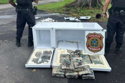 PF encontra 30 kg de drogas escondidas em geladeira durante ação em Manaus