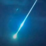 Meteoro cruza céu do Ceará e chama atenção por clarão intenso