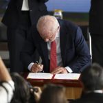 Lei autoriza pagamento retroativo para servidores públicos