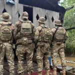 PF e Ibama inutilizam 29 embarcações de garimpo ilegal no Rio Madeira