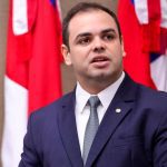 Justiça Eleitoral do AM aplica multa de R$ 5 mil a Roberto Cidade por propaganda irregular