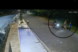 Câmera registra crimino em moto assaltando três pessoas na Zona Leste de Manaus