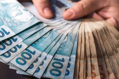 Trabalhadores com renda de até R$ 5 mil ficam isentos do IR a partir deste mês