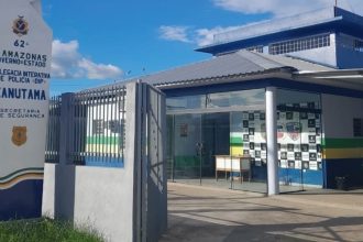 Homem é preso após exigir R$ 2 mil da mãe de detento para não matá-lo no AM