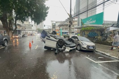 Médica capota carro após sair do plantão no Centro de Manaus