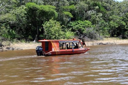 Operação percorre 212 quilômetros no rio Amazonas em buscas por desaparecidos após naufrágio