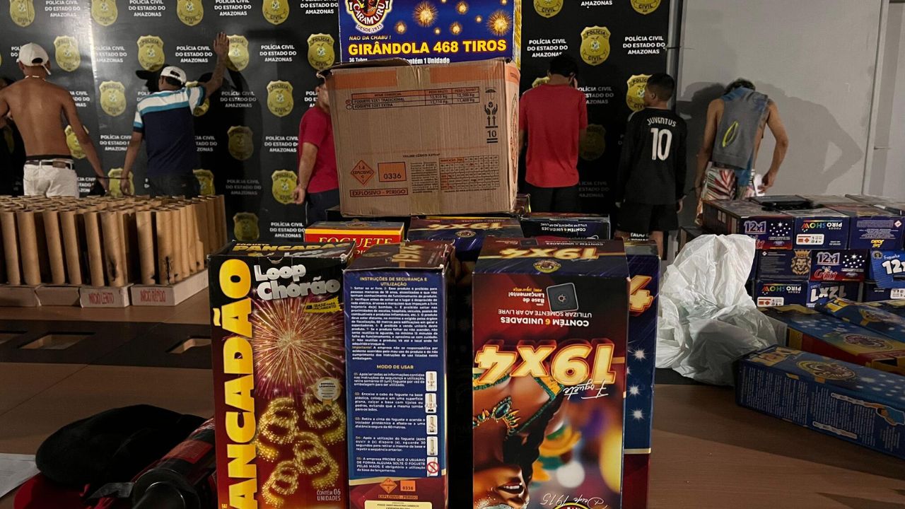 Mais de 30 pessoas são presas após fogueteiro ligado a facção criminosa em Manaus