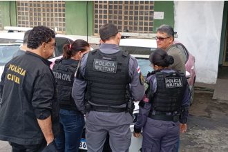 Homem não aceita término e incendeia residência da ex em Manaus; ele foi preso