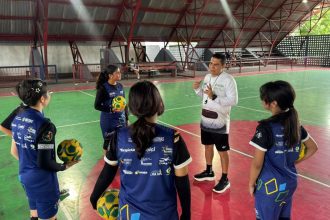 Inscrições para novas turmas de handebol estão abertas na Vila Olímpica