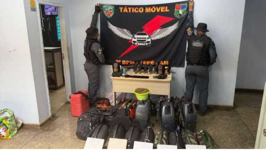 'Piratas dos Rios' trocam tiros com a PM e armas são apreendidas no rio Japurá