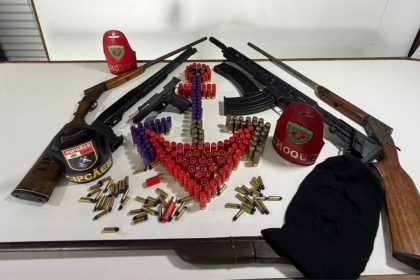 Armas de grosso calibre são apreendidas durante operação fluvial em Jutaí