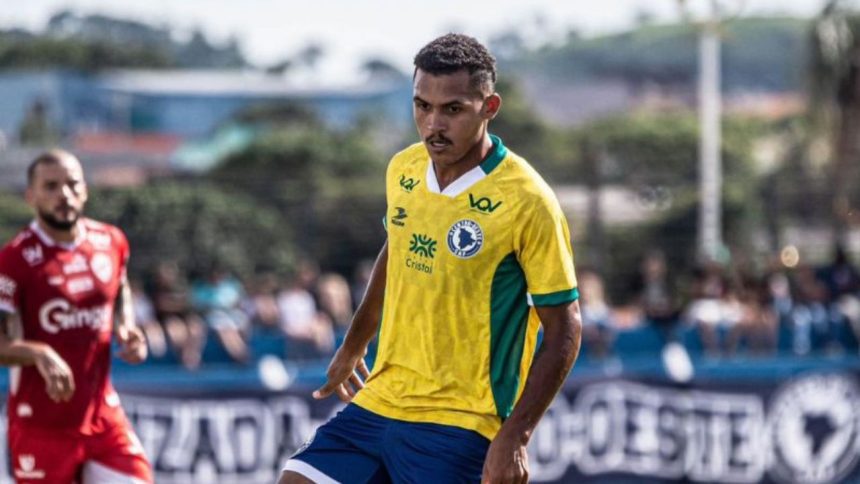 Manaus reforça elenco com atacante vindo do futebol goiano