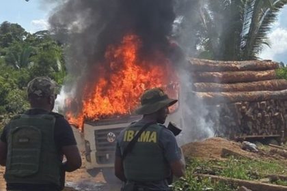 Ibama realiza operação contra garimpo e destrói dragas no Rio Madeira