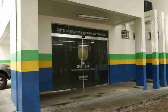 Casal é preso por estelionato e uso de cartões de crédito clonados no Centro de Manaus