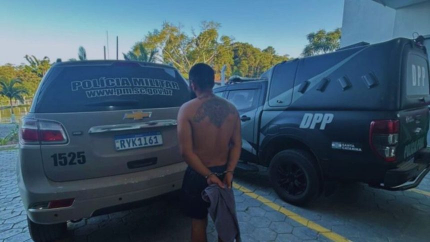 Homem investigado por homicídios em Manaus é preso em Santa Catarina