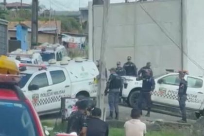 Drogas são apreendidas em balsa com compartimento oculto em Manaus