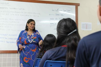 Seleção do programa Bolsa Mais Professores abre 229 vagas