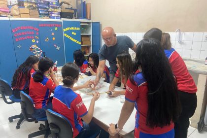 Professor do Amazonas é finalista do "Prêmio Nobel da Educação"