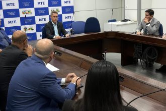 Seguro-defeso: Sidney Leite discute pagamento dos pescadores