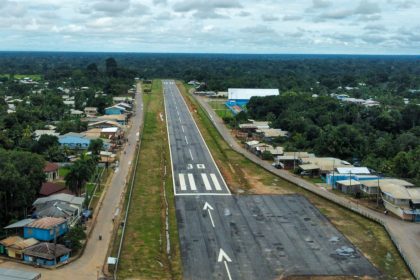 Governo entrega pista de pouso reformada em Pauini
