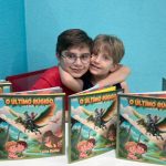 Estudante que recriou história dos dinossauros lançou livro