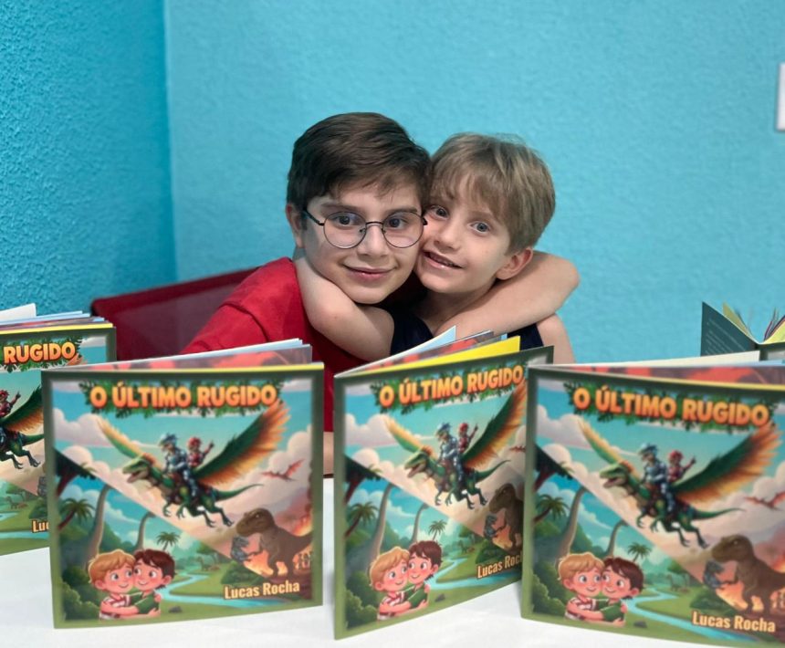 Estudante que recriou história dos dinossauros lançou livro