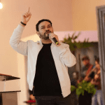 Cantor gospel morre em naufrágio no Encontro das Águas