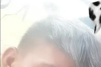 Homem é procurado por arremessar enteado pela janela