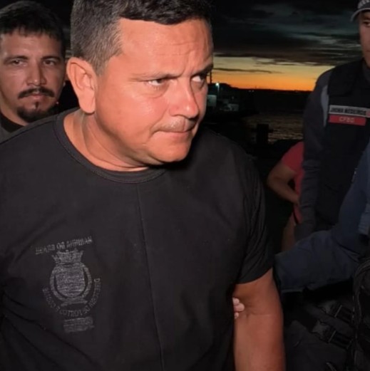 Piloto da lancha que naufragou no Encontro das Águas segue foragido