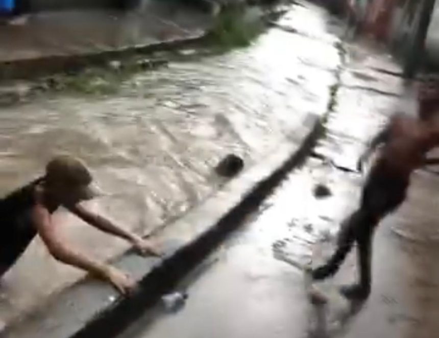 Vídeo mostra crianças pulando em igarapé poluído e acende alerta