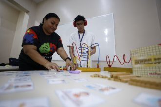 Amazonas amplia capacitações para atender pessoas com autismo