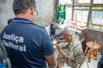 TRE-AM oferece atendimento domiciliar para biometria