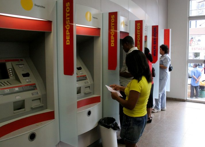 Saiba como ficam serviços bancários durante feriado de Carnaval