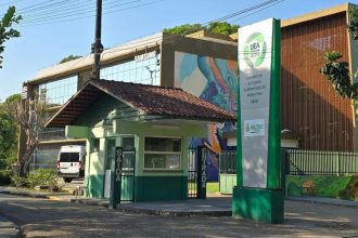 UEA abre seleção para professor de Libras, Ciências e História