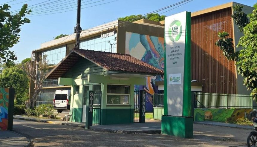 UEA abre seleção para professor de Libras, Ciências e História