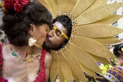 Especialista alerta para infecções pelo beijo durante o Carnaval