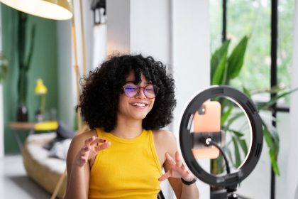 Curso gratuito ensina IA para criação de conteúdo no Youtube