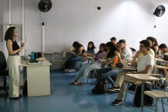 Cursinho popular de preparação para o Enem abre vagas gratuitas