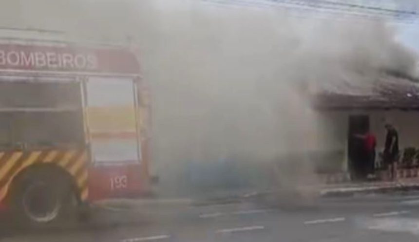 Incêndio atinge abrigo de crianças e mobiliza moradores em Parintins