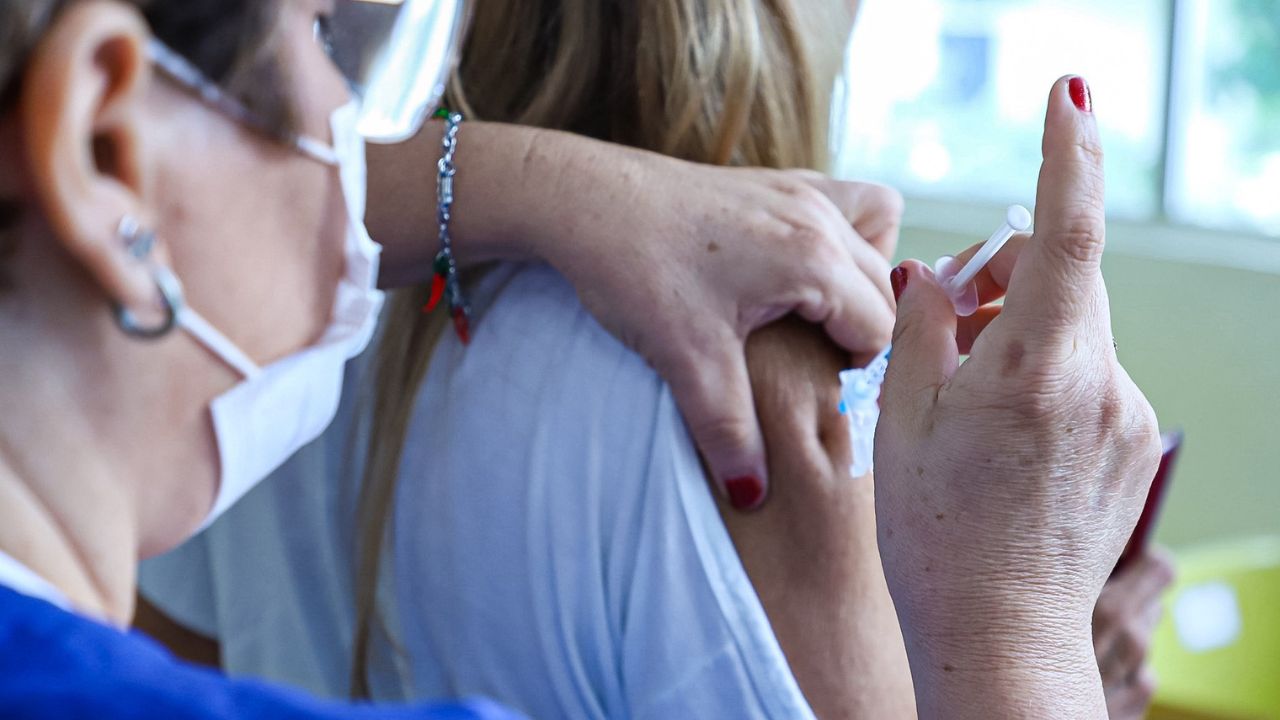 Mais de 170 unidades de saúde aplicam vacina contra gripe em Manaus; confira