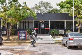 Polícia apreende adolescente em Manaus após ameaças de massacre escolar em Minas Gerais