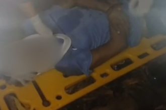 Homem é resgatado após sofrer agressões em tribunal do crime em Manaus