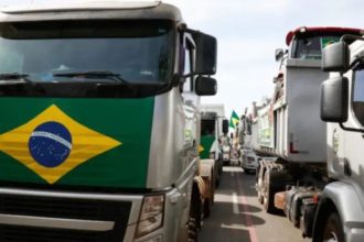 Caminhoneiros anunciam possível paralisação nacional por aumento do diesel