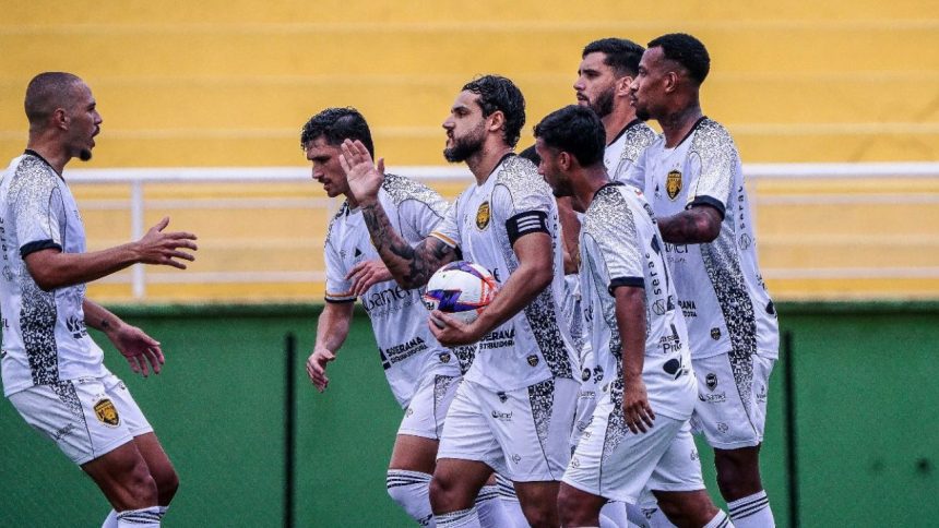 Amazonas FC vence Galvez por 5 a 0 em estreia na Copa Norte