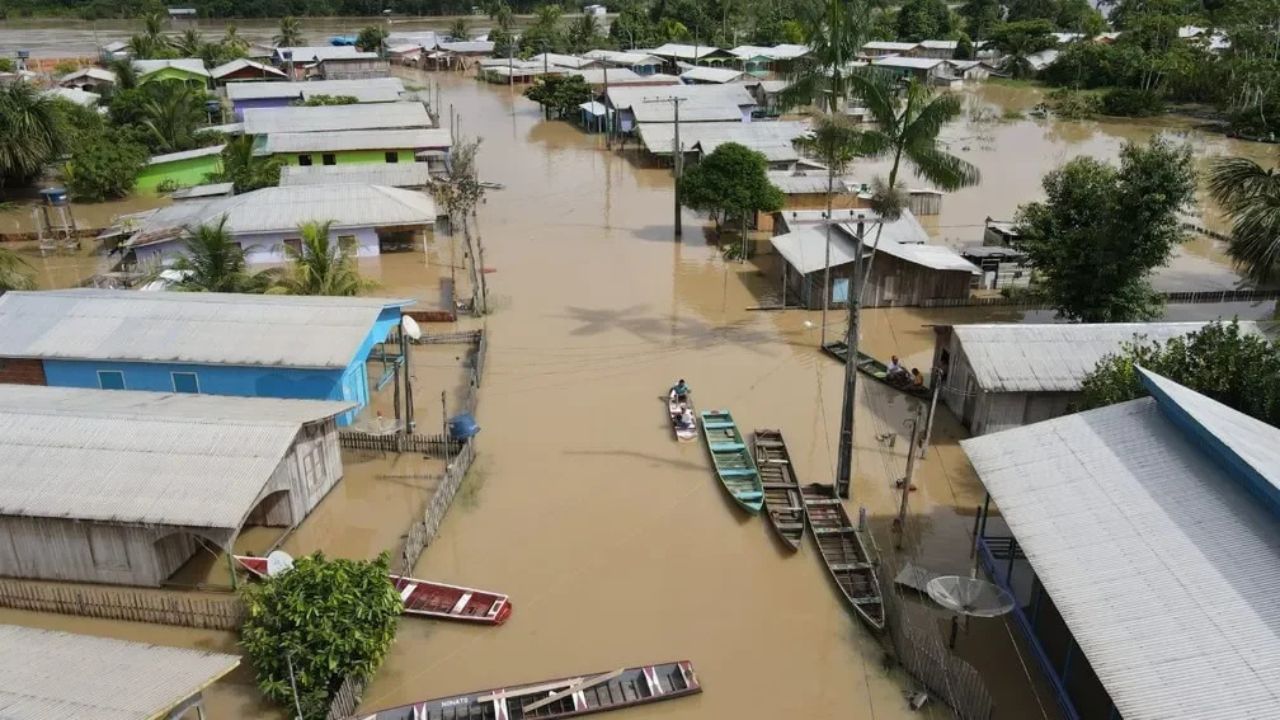 Cheias no Amazonas deixam 11 municípios em emergência e 23 sob alerta