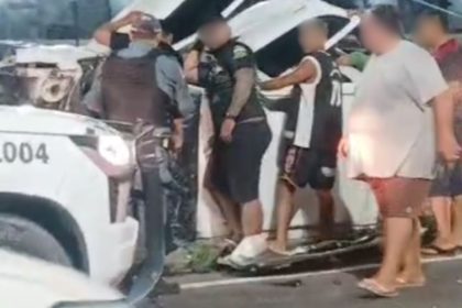 Motorista fica preso em carro após batida na avenida Torquato Tapajós