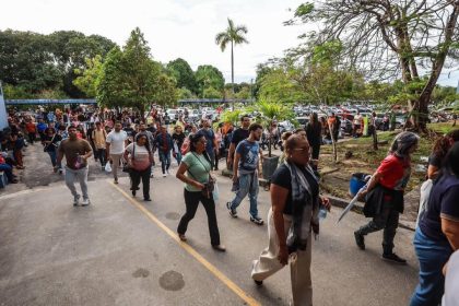 Mais de 20 mil candidatos participam de prova de concurso para a Sema