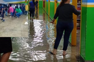 Chuva provoca alagamento em escola municipal na zona Leste de Manaus