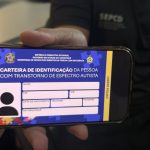 Amazonas atualiza modelo da carteira de identificação para pessoas com autismo